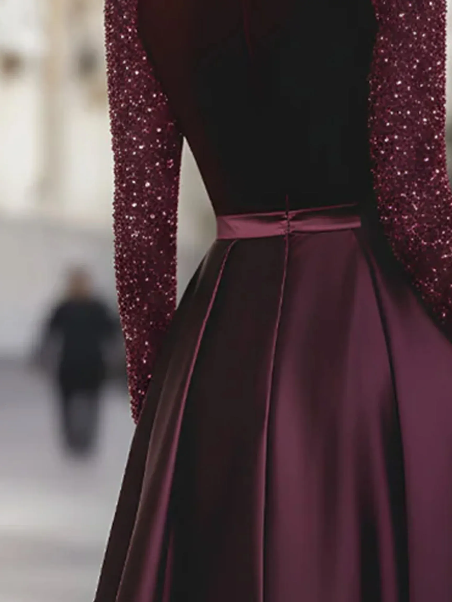 Robe de Soirée Longue Femme – Velours, Manches à Sequins et Jupe Satinée – Bordeaux - Image 5