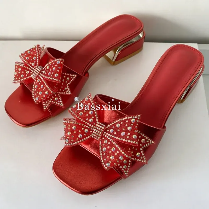 Mules Femme Rouges à Fleurs et Perles Décoratives – Été - Image 2